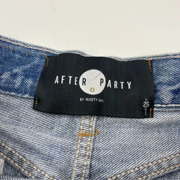 Nasty Gal Afterparty Reworked Vintage Levi’s Denim Shorts Size 25 NEW - Picture 6 of 7